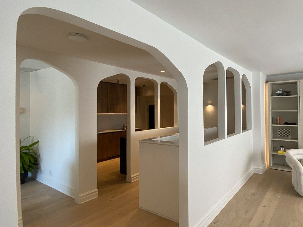 Commercial Custom Supporting Wall Application, project by colorlab.